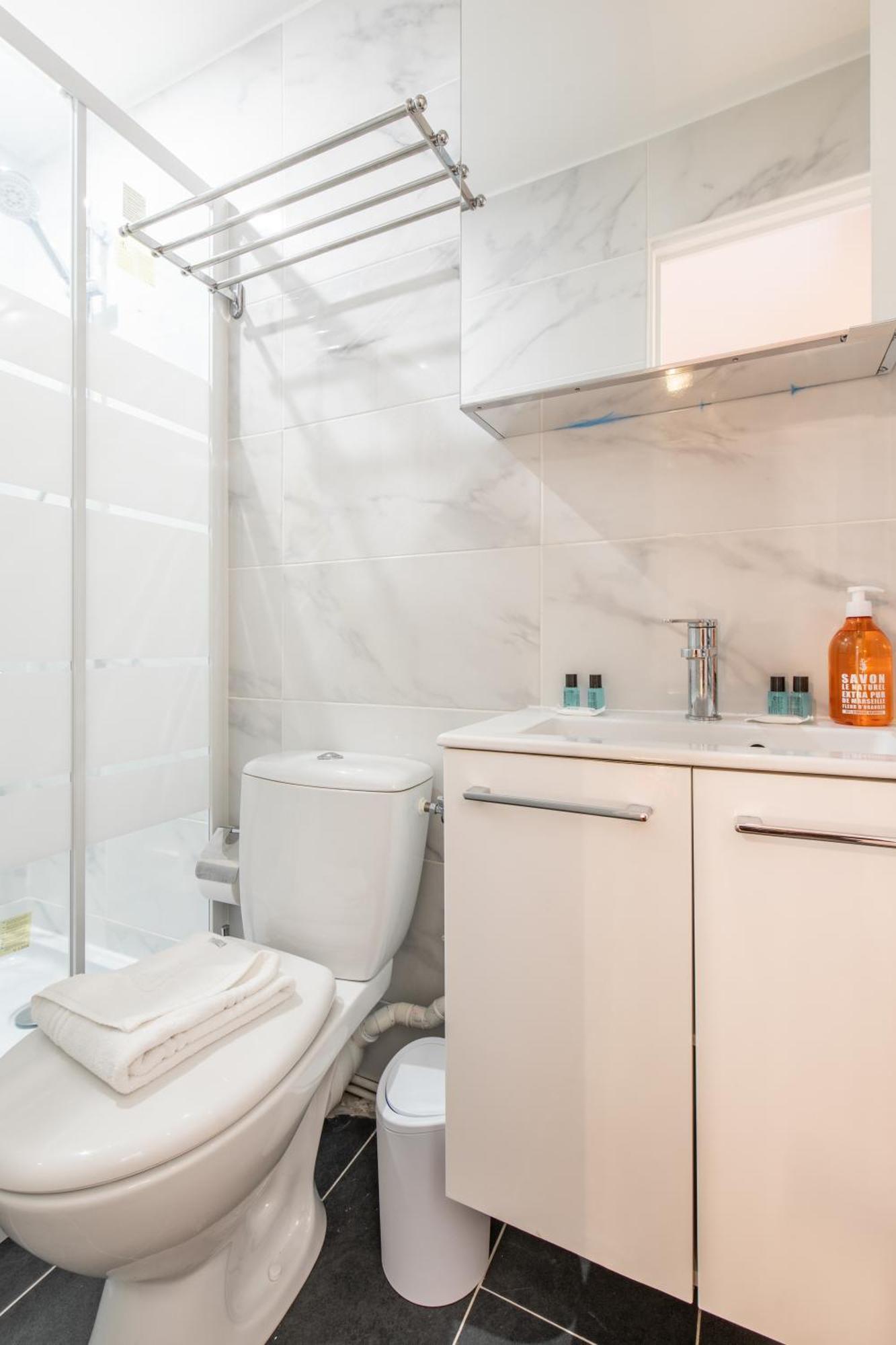 Spacious And Bright 2-Bedroom Large Apartment Very Close To Paris - Near Metro Μπουλόν-Μπιγιανκούρ Εξωτερικό φωτογραφία